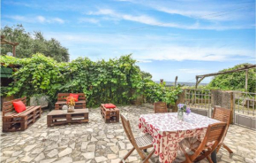 Nice home in Pietrasanta with Outdoor swimming pool, WiFi and 3 Bedrooms